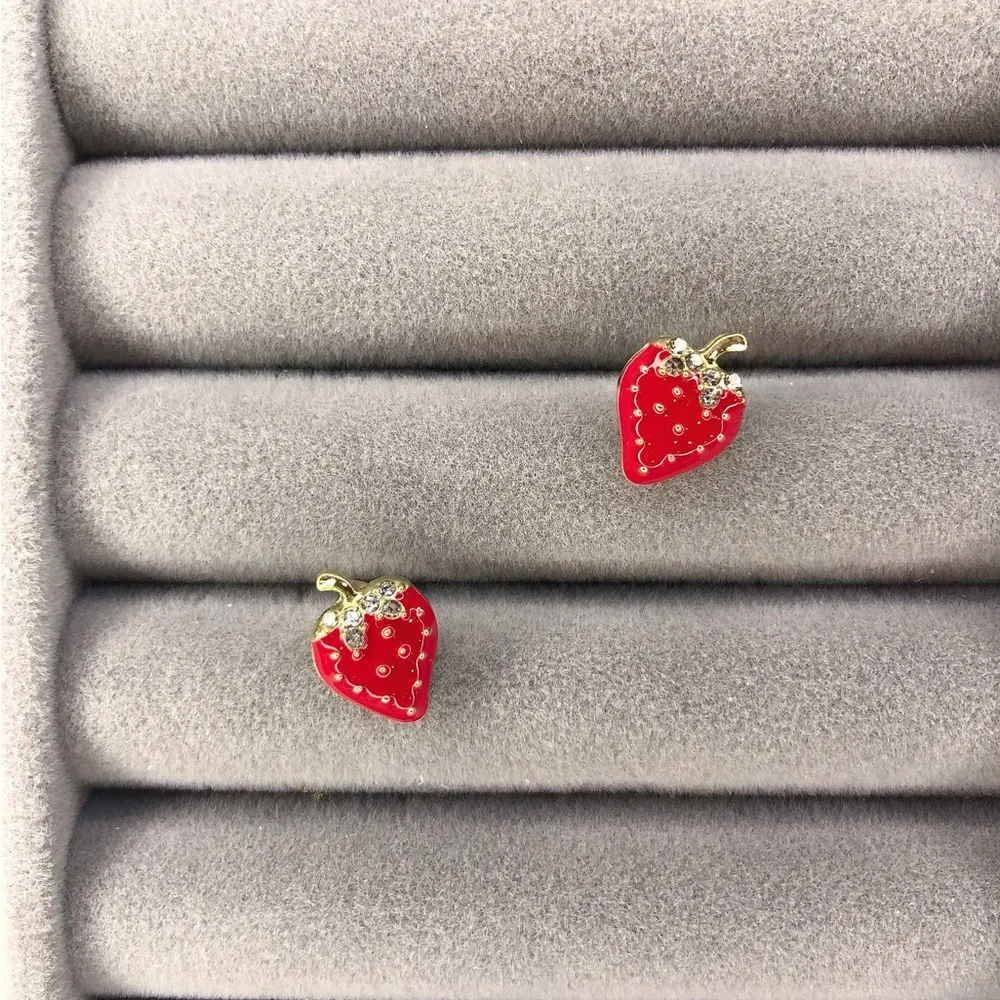 ✨Cute Red Strawberry Earrings - Picture 1 of 7